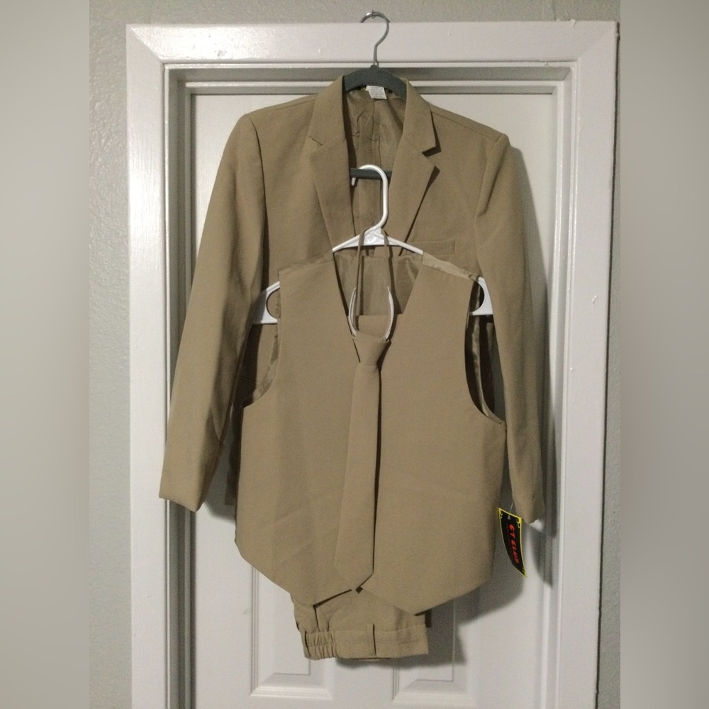 Suit set - Picture 3 of 5